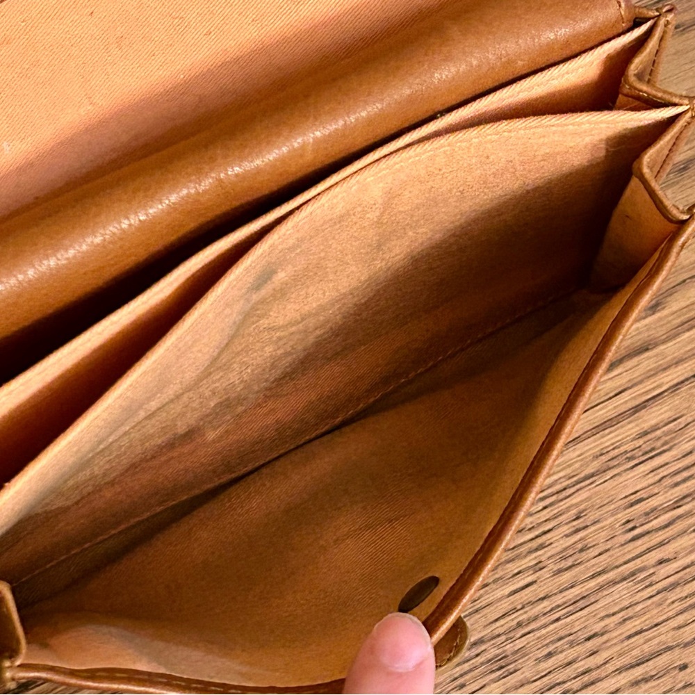 Beaded Leather Wallet - Picture 6 of 7